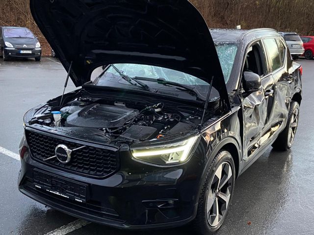 Volvo XC40 Plus Dark 2WD*Leder*LED*360°*H&K*DAB*ACC*