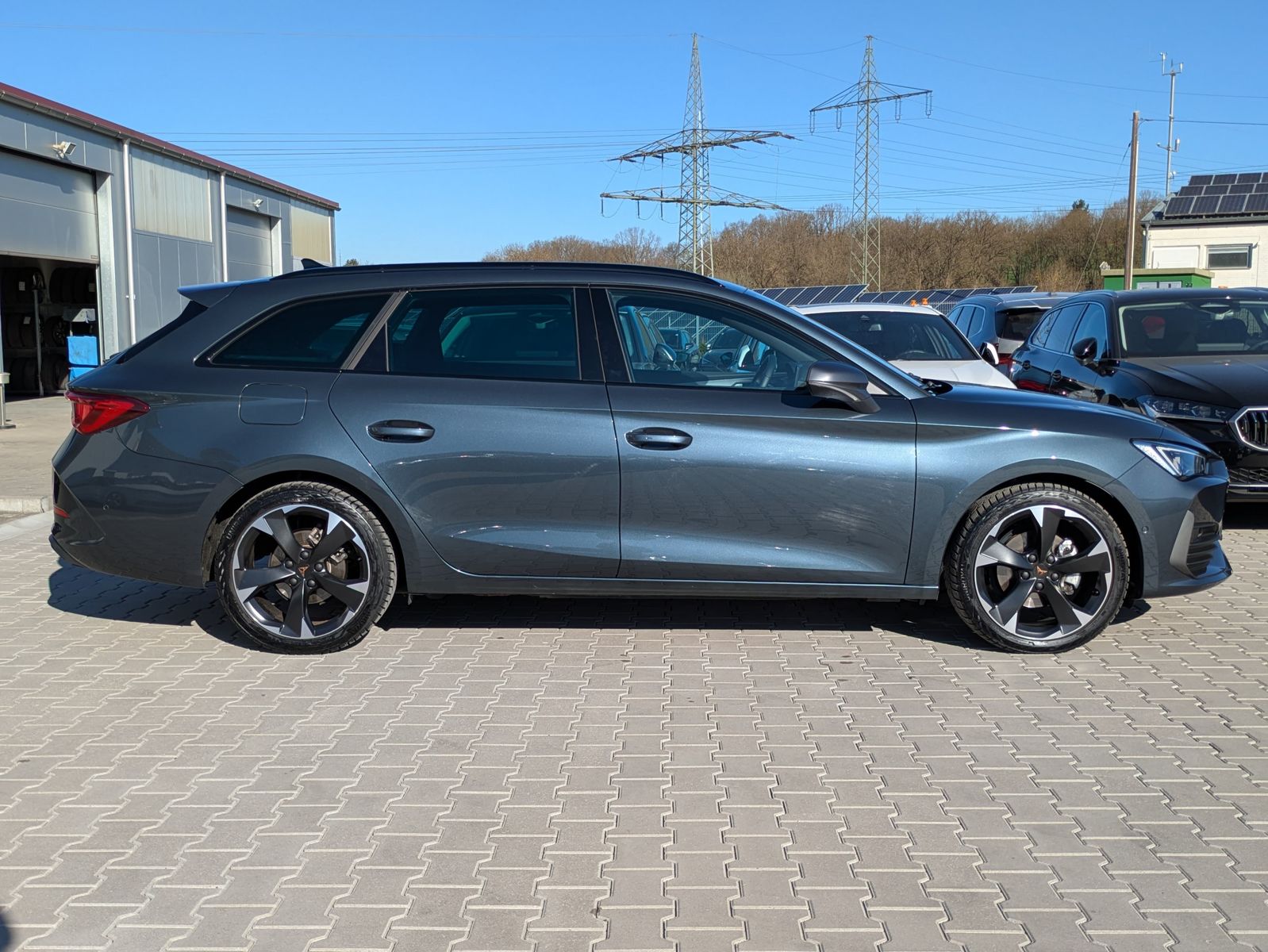 Fahrzeugabbildung CUPRA Leon 1.5 eTSI DSG MATRIX-LED*AHK*ACC*KAMERA*18"