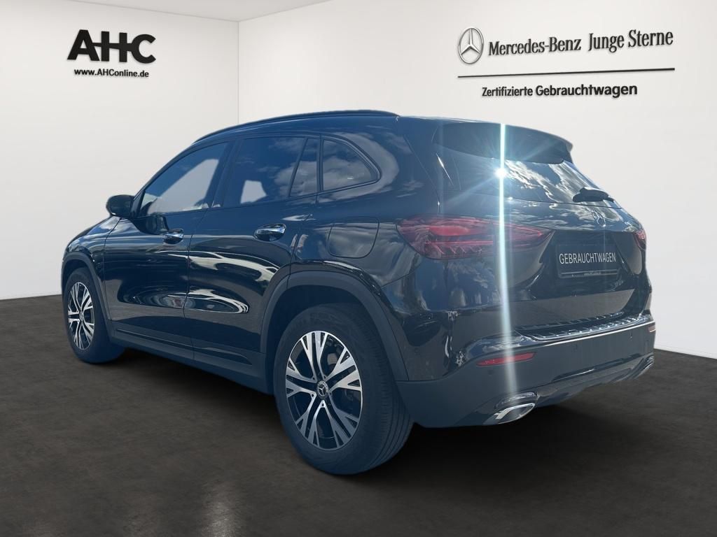 Fahrzeugabbildung Mercedes-Benz GLA 200 Progressive Memo KeyLess LED SHZ Ambie.