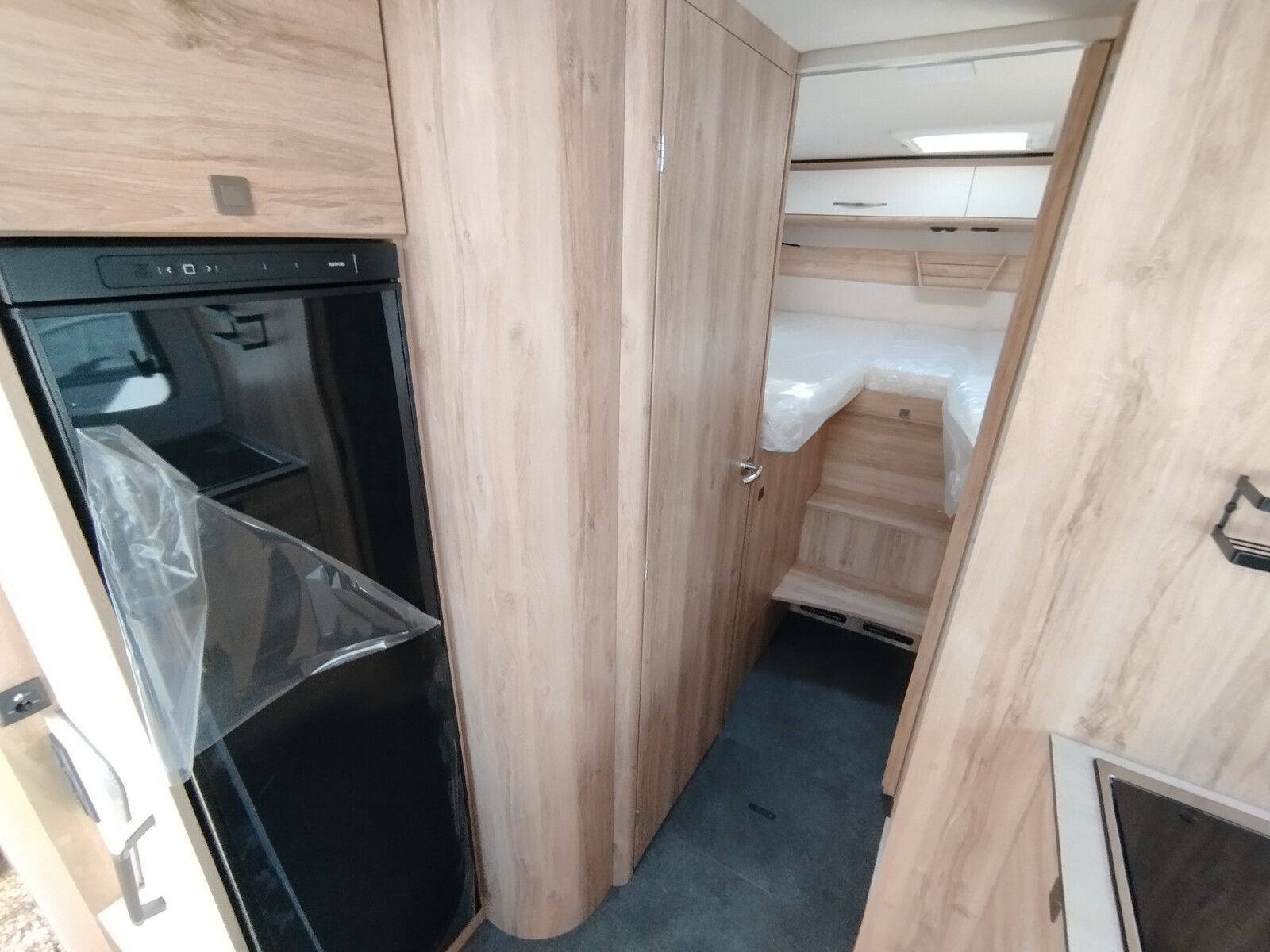 Fahrzeugabbildung Eura Mobil Profila T PT726EB Mondial-Paket, Zusatzbett