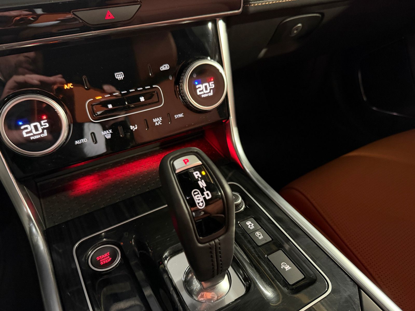 Fahrzeugabbildung Jaguar XE R-Dynamic Black/360°/NAVI/APPLE/SOUND/SHZ