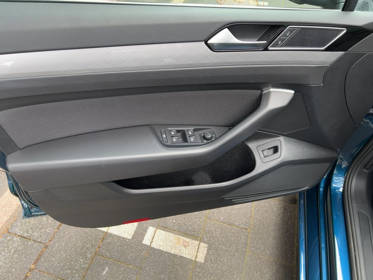 Volkswagen Passat Variant - Bild 17