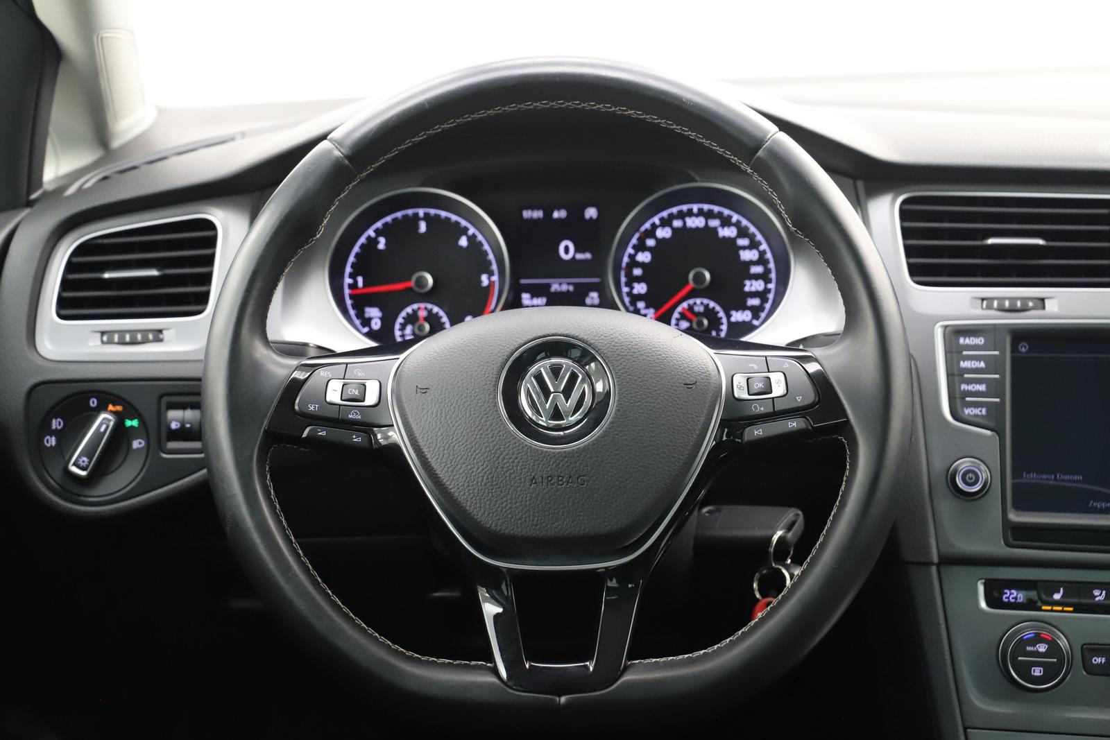 Volkswagen Golf 7 1.6 TDI 110PS Lounge BMT Pano Navi