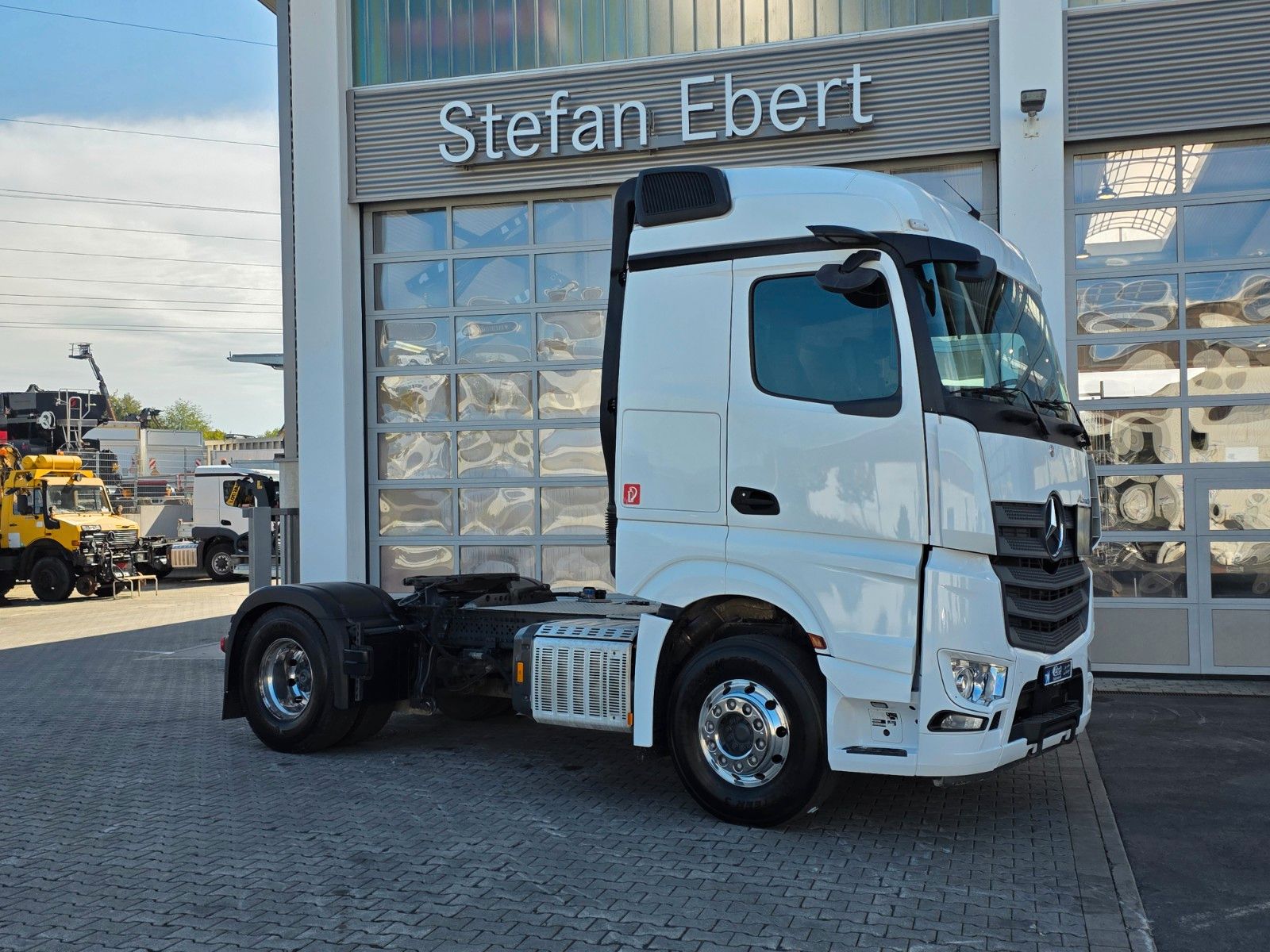 Fahrzeugabbildung Mercedes-Benz Actros 1846 LS Hydraulik, ADR, 2 x Nebenantrieb