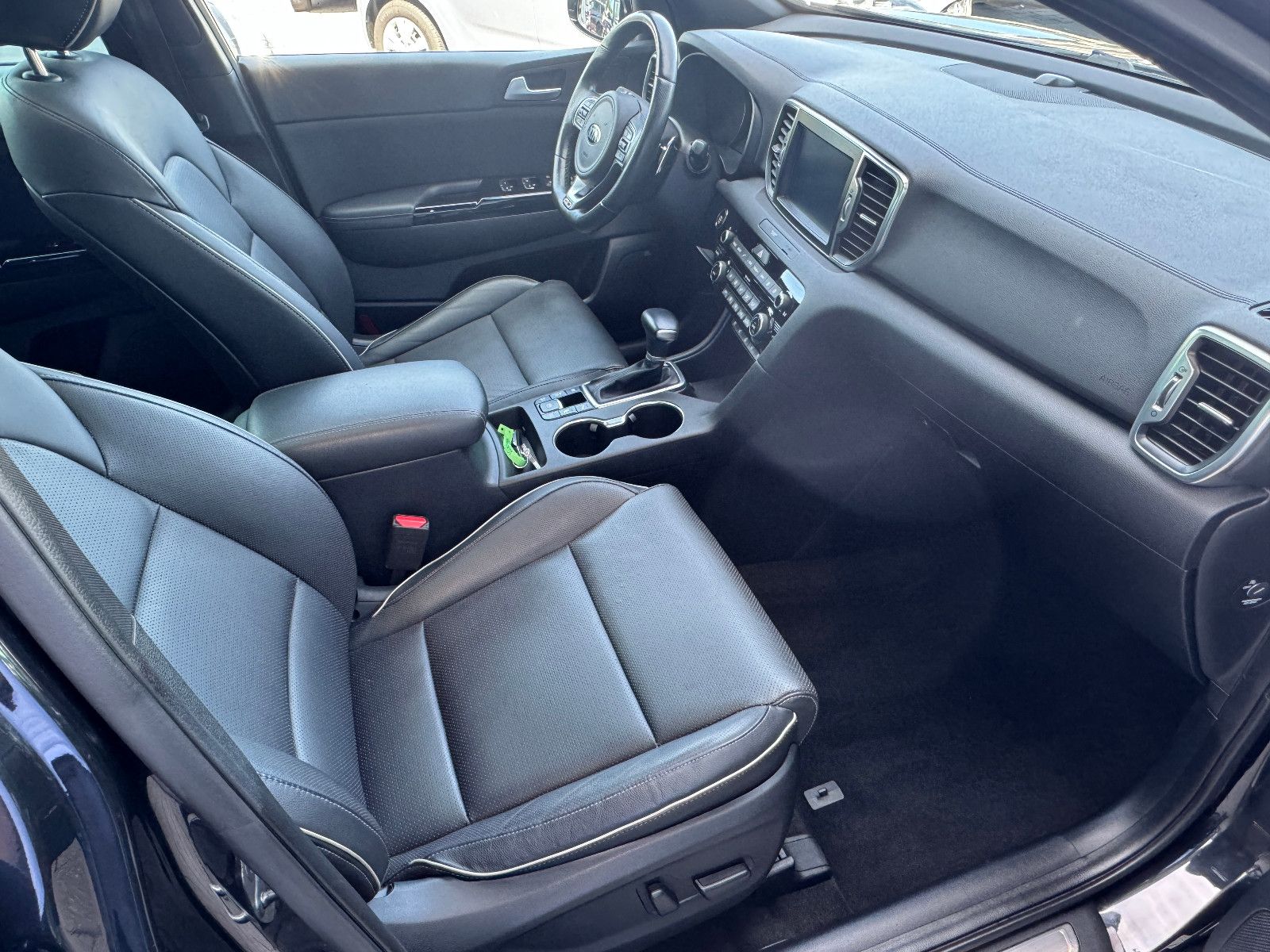 Fahrzeugabbildung Kia Sportage GT-Line 4WD,Navi,Leder,Sitzh,Kamera v+h
