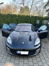 Porsche Panamera - Porsche Panamera aus 2011 mit Diesel-Antrieb