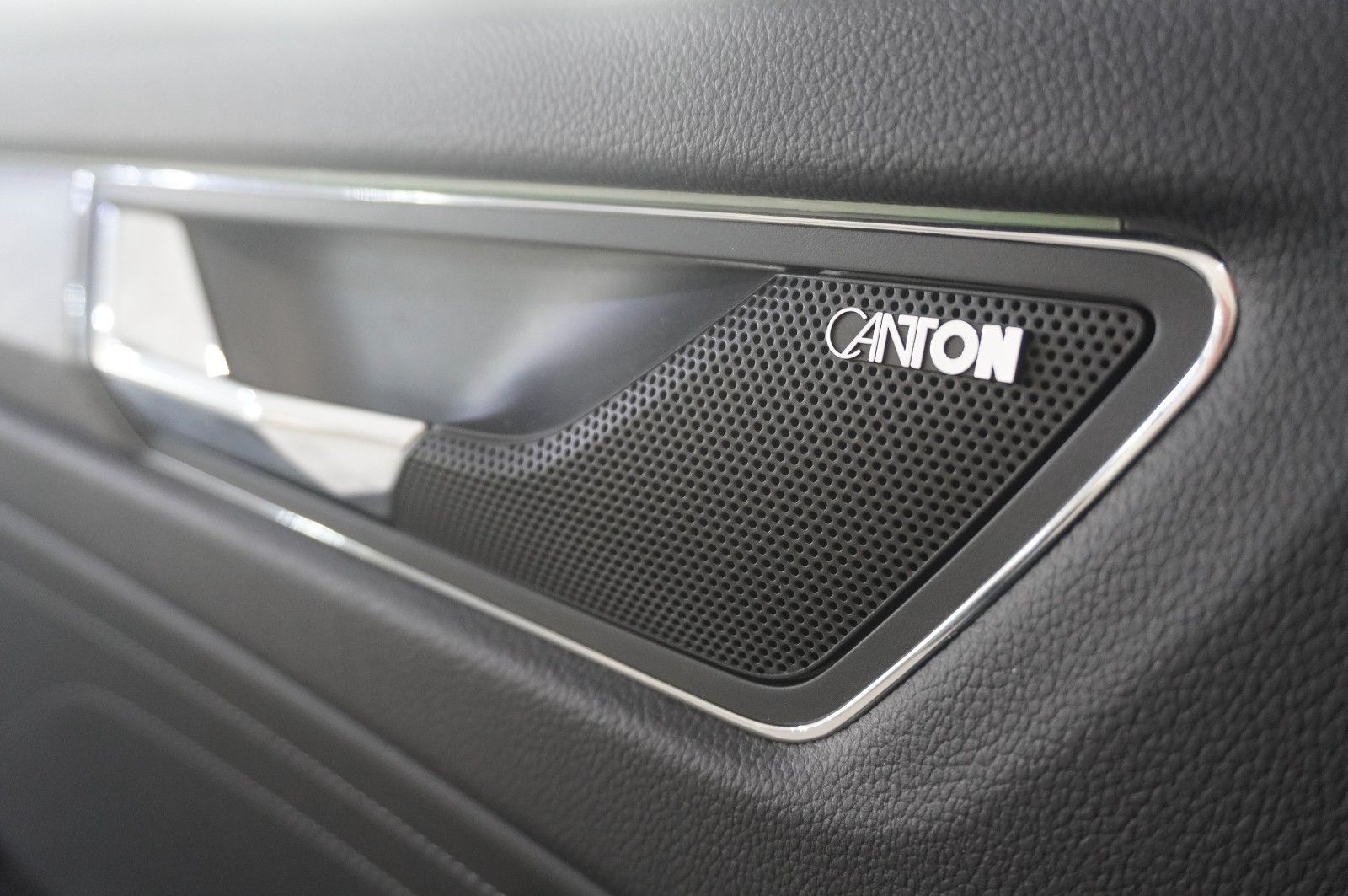 Fahrzeugabbildung SKODA Kodiaq 2.0 TSI STYLE 4X4 7-SITZ NAVI/KAMERA/AHK