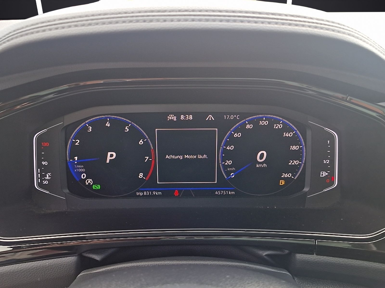 Fahrzeugabbildung Volkswagen T-Roc R-Line DSG MATRIX ACC STHZ RFK SHZ AID