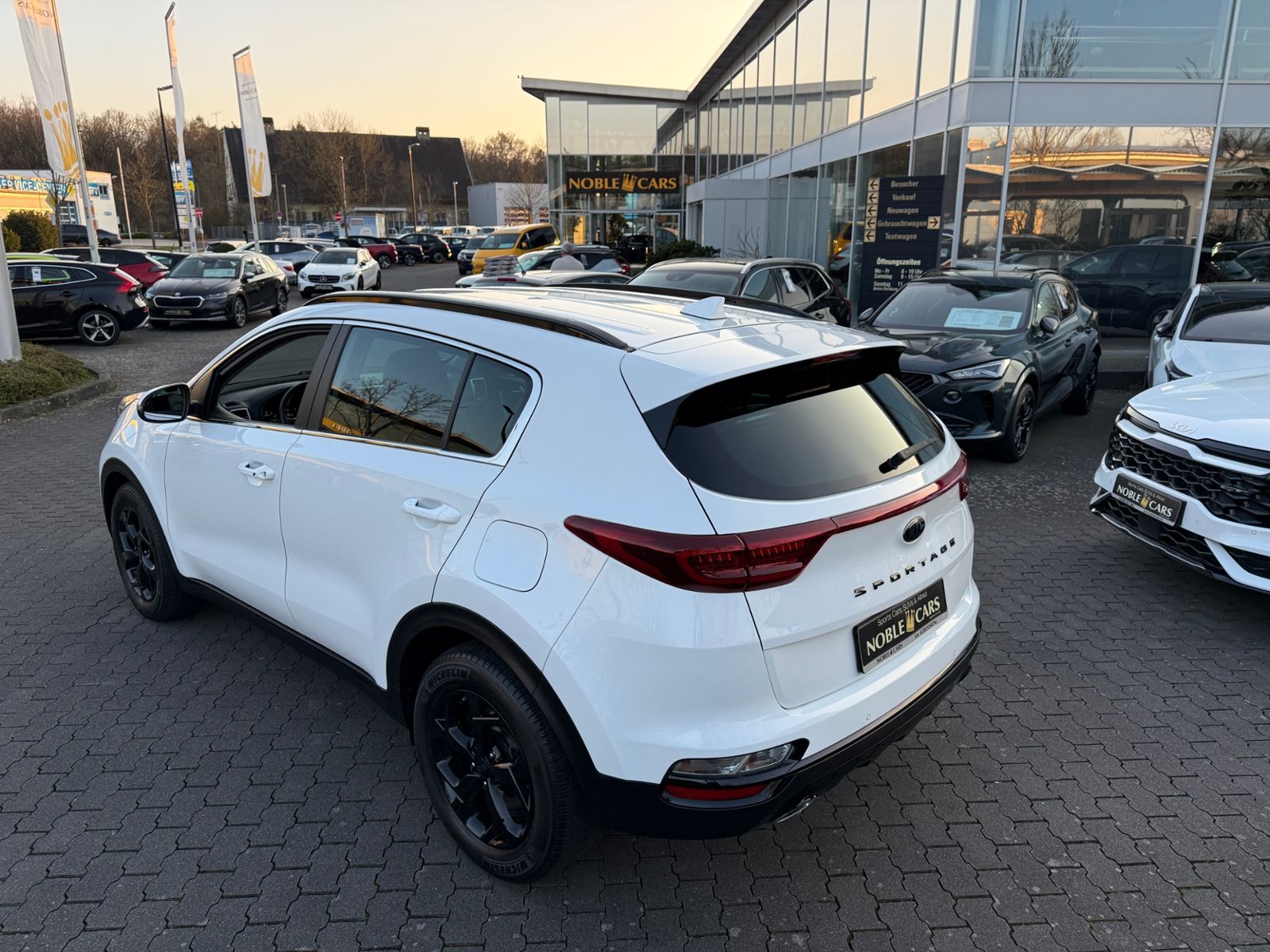 Fahrzeugabbildung Kia Sportage Black Edition KAM LED NAVI