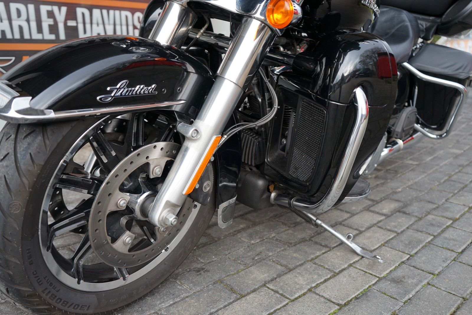 Fahrzeugabbildung Harley-Davidson FLHTKL Ultra Limited Low # 5HD1 # Screamin Eagle