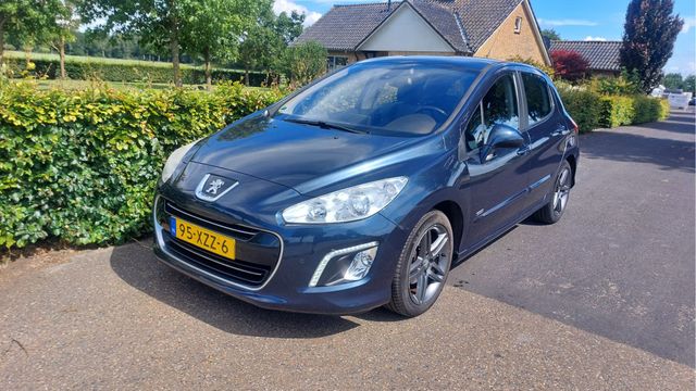 Peugeot 308 1.6 VTi Sportium CLIMA/NAVI/PANO BJ 2012