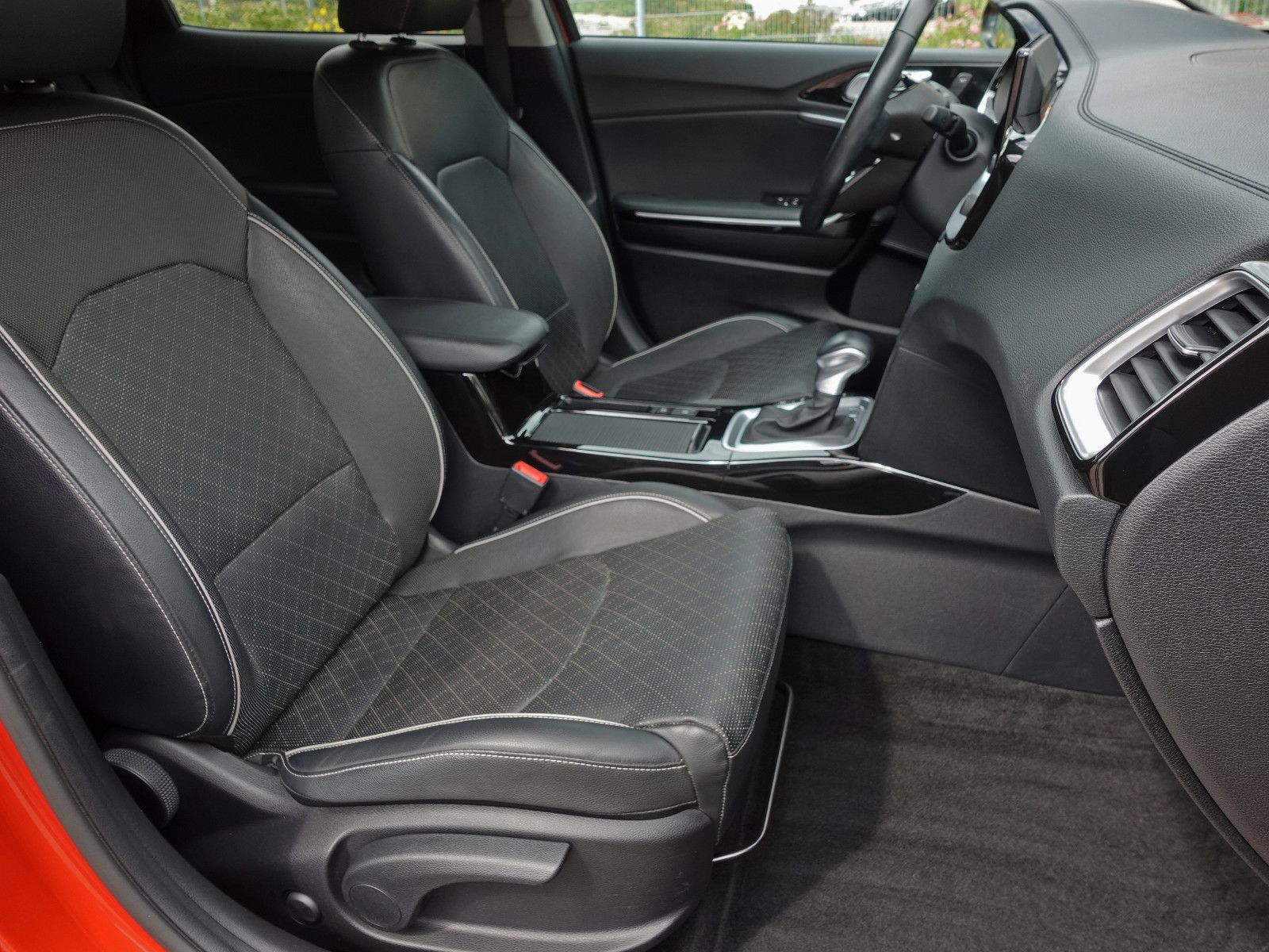 Fahrzeugabbildung Kia XCeed 1.6 T-GDI DCT Platinum Edition JBL Pano...