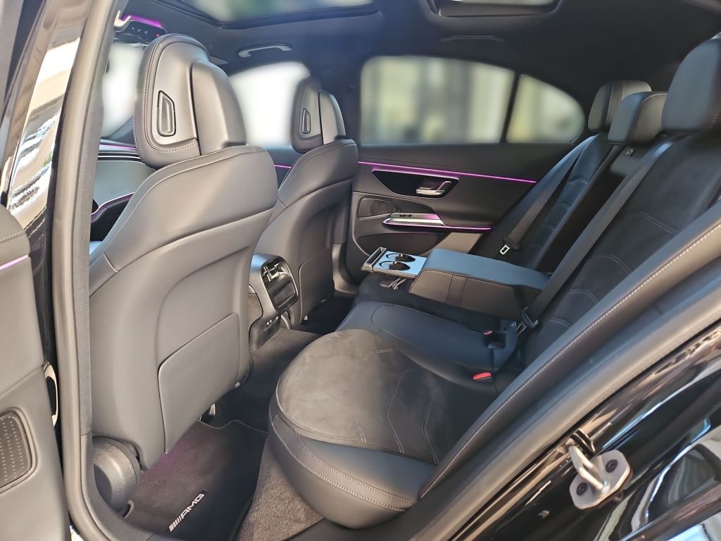 Fahrzeugabbildung Mercedes-Benz E 220 d AMG AHK Distronic+ Pano LED 360° Memory
