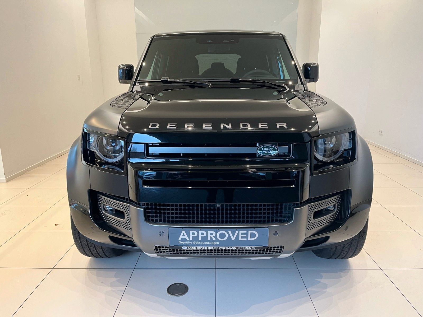 Fahrzeugabbildung Land Rover Defender 110 P525 V8 Carpathian Edition 22" Rad