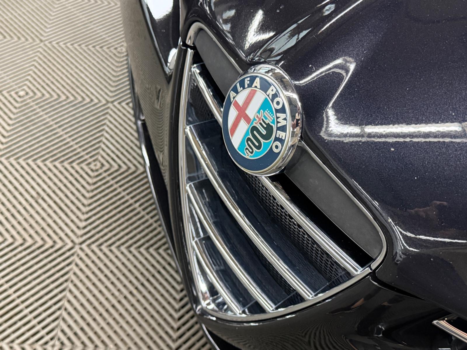 Alfa Romeo Spider*2.0JTDM 16V*TI*LEDER*XENON*PDC*BREMBO*