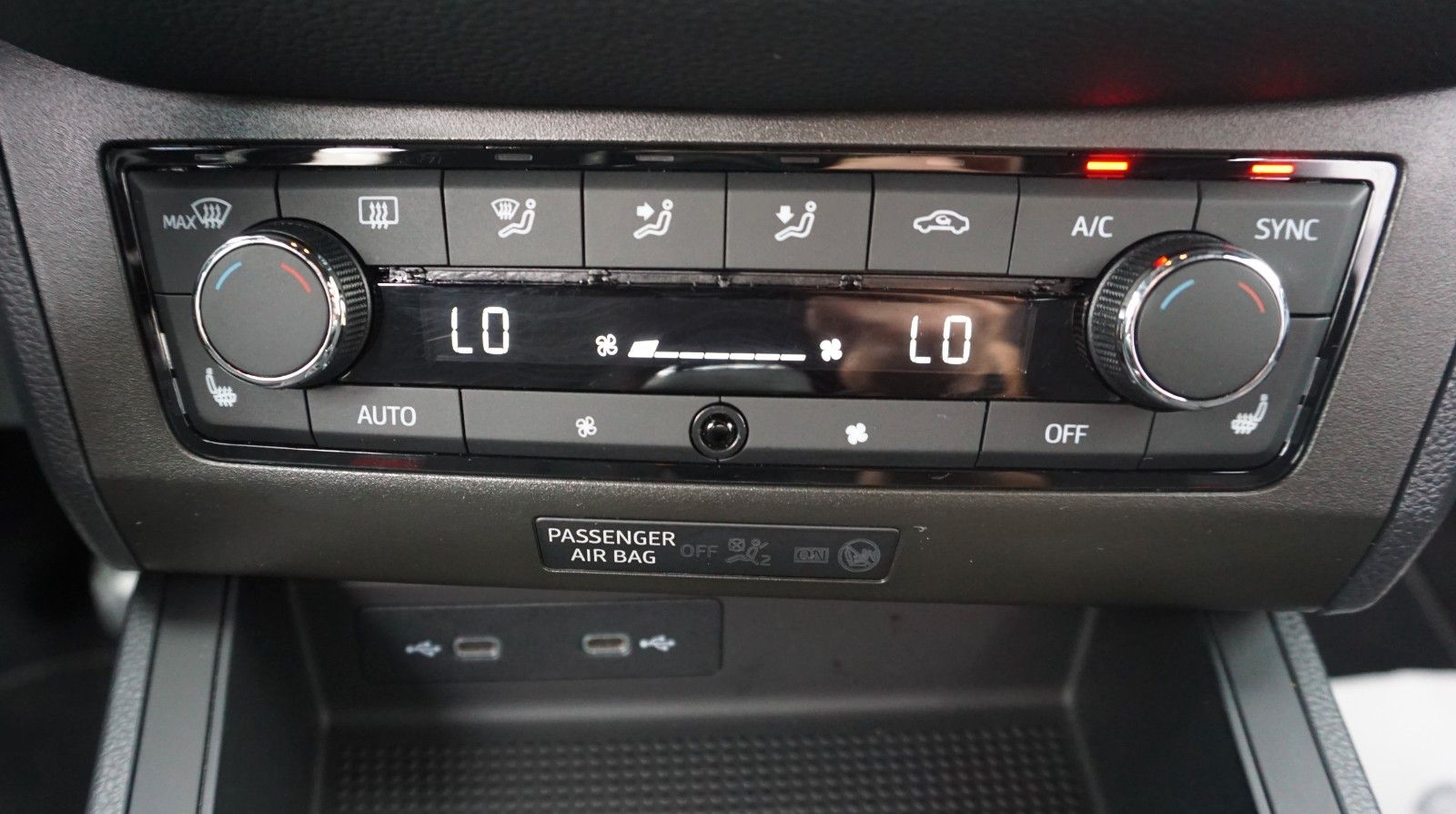 Fahrzeugabbildung SEAT Ibiza FR, Full Link, LED, PDC, Touch, SHZ, Sport