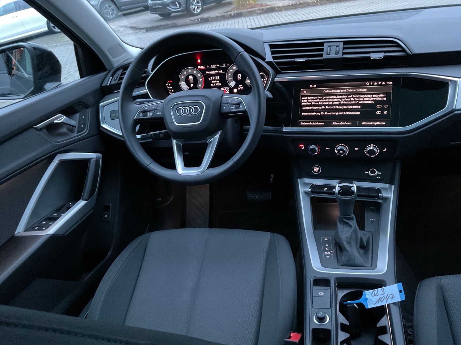 Fahrzeugabbildung Audi Q3 35 TFSI S tronic,Panorama,LED,Carplay,Navi