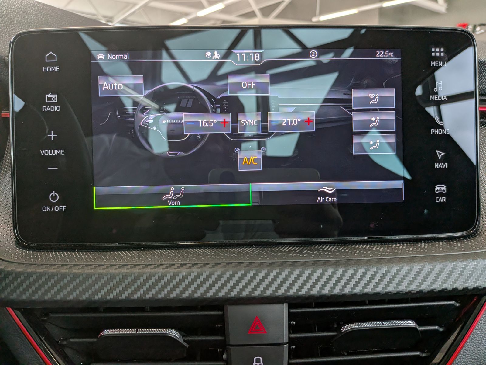 Fahrzeugabbildung SKODA Kamiq 1.5 TSI DSG Monte Carlo Pano Matrix 5J.GAR