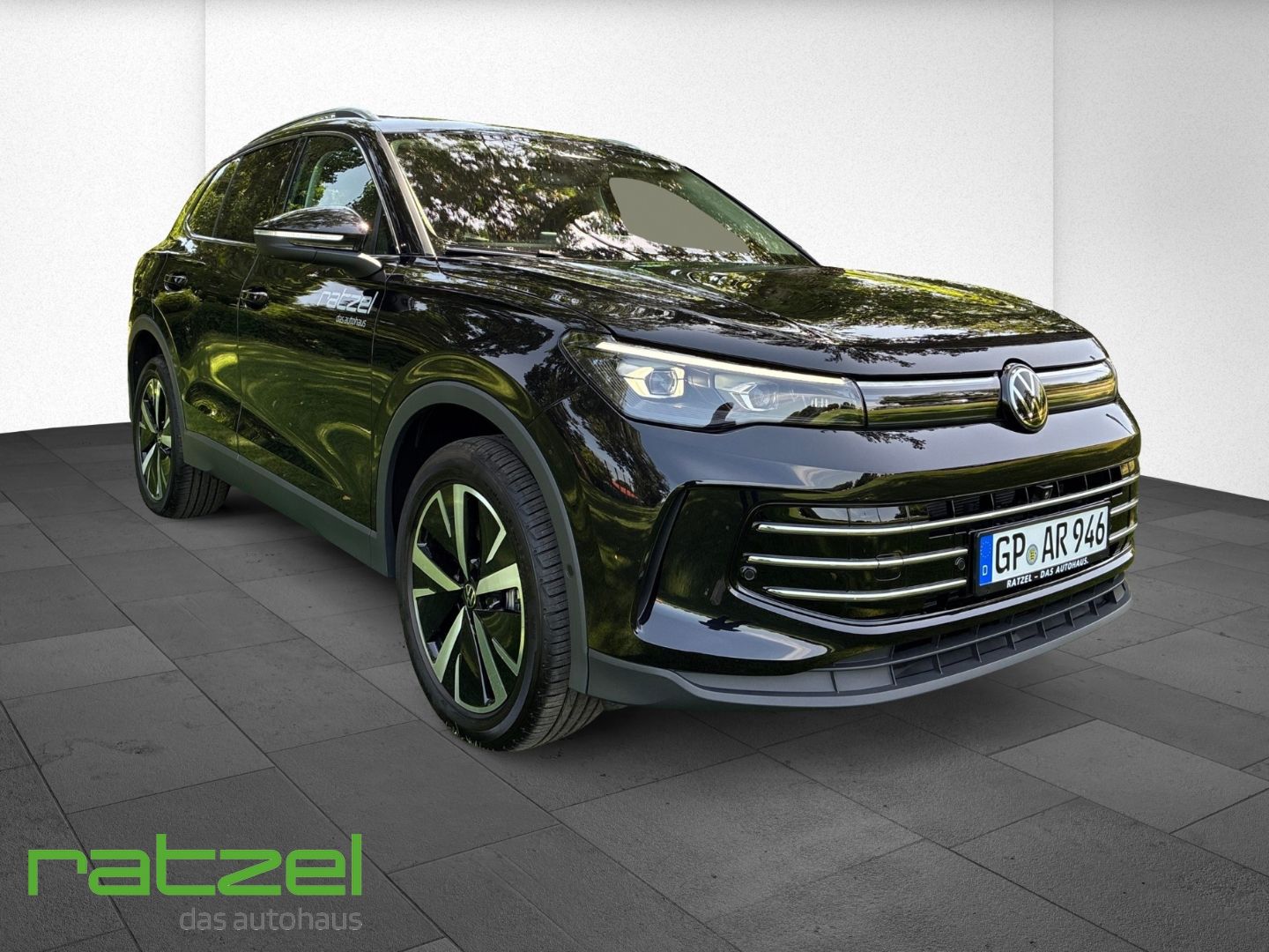 Fahrzeugabbildung Volkswagen Tiguan Elegance 2.0TDI DSG 4M Standh.+AHK+NAVI