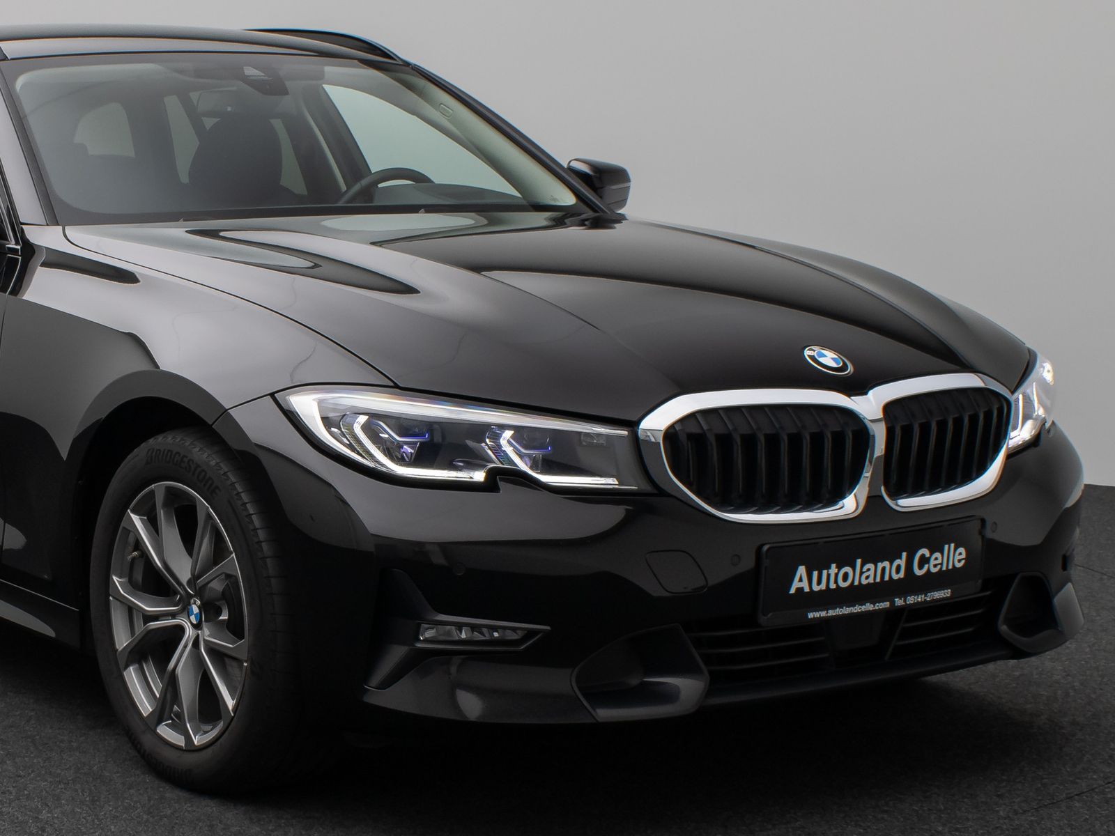 Fahrzeugabbildung BMW 320d Sport Line DAB Laser HUD Cockpit+ Komfort