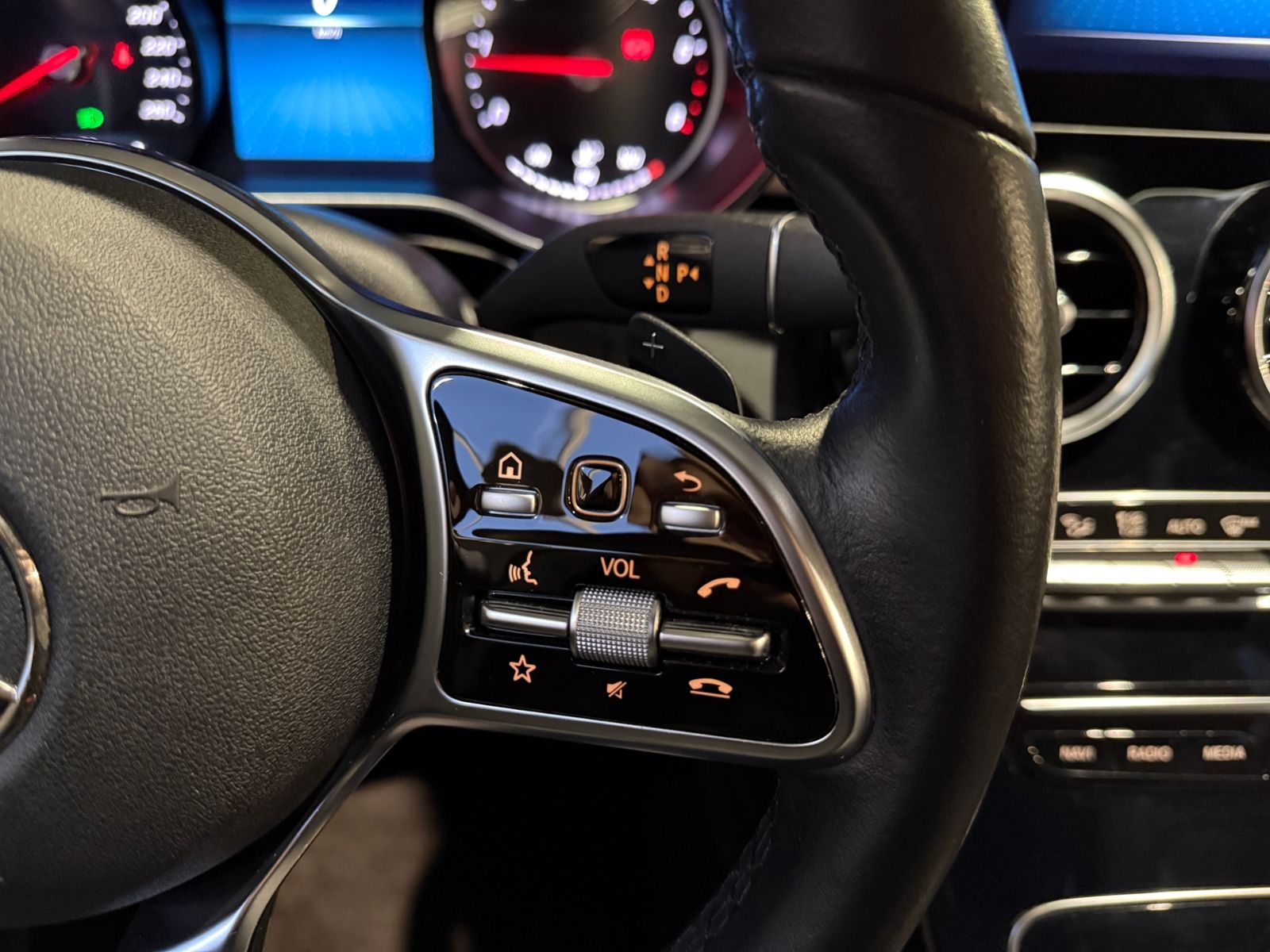 Fahrzeugabbildung Mercedes-Benz C 220d Avantgarde LED NAVI ALU