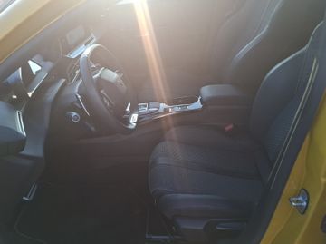 Peugeot 208 GT 1.2 PureTech 100 Kam.+LED+Navi+SHZ+PDC