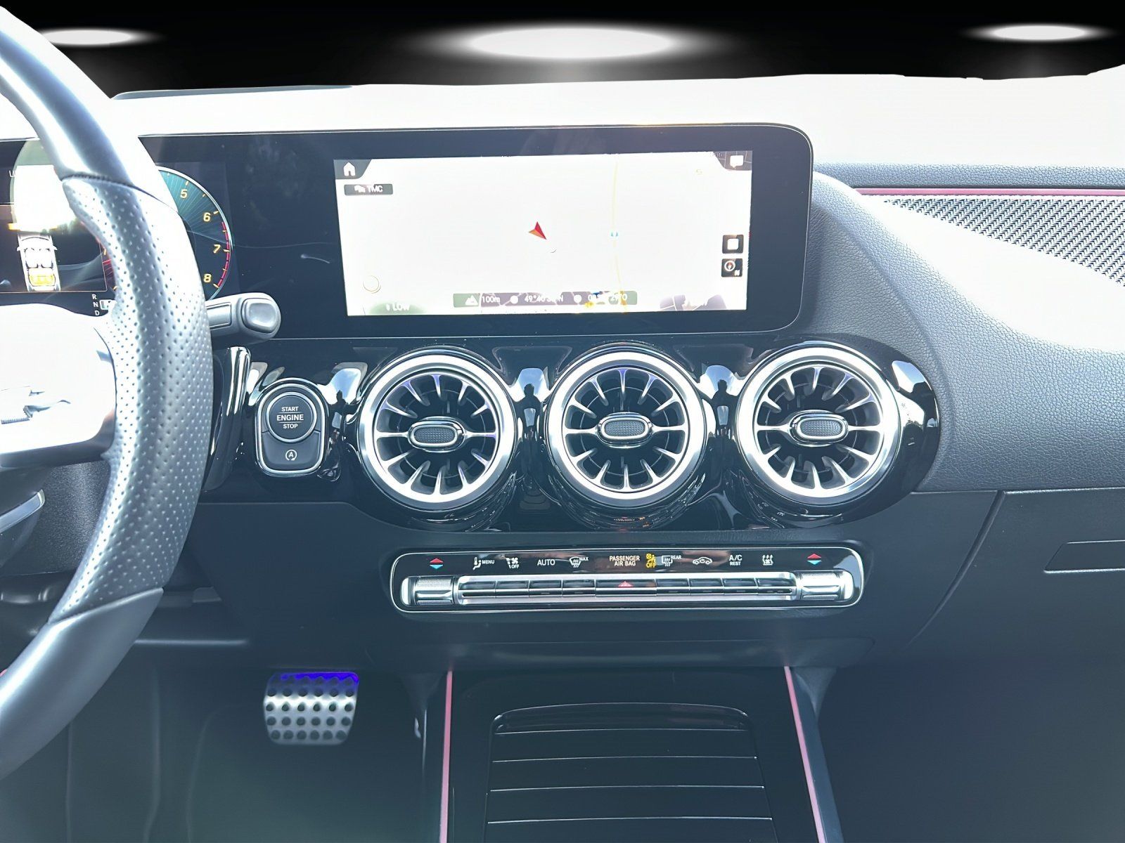 Fahrzeugabbildung Mercedes-Benz GLA250 4M AMG Pano DISTRO Standhz AHK Burme MLED