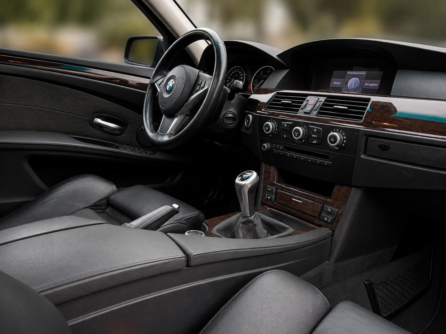 BMW 520 2009 — photo 9