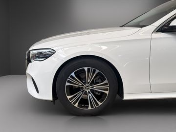 Mercedes E 200 - 4