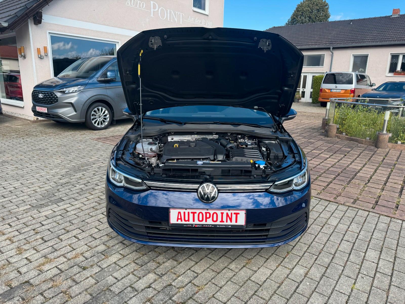 Volkswagen Golf VIII Lim. Life Business