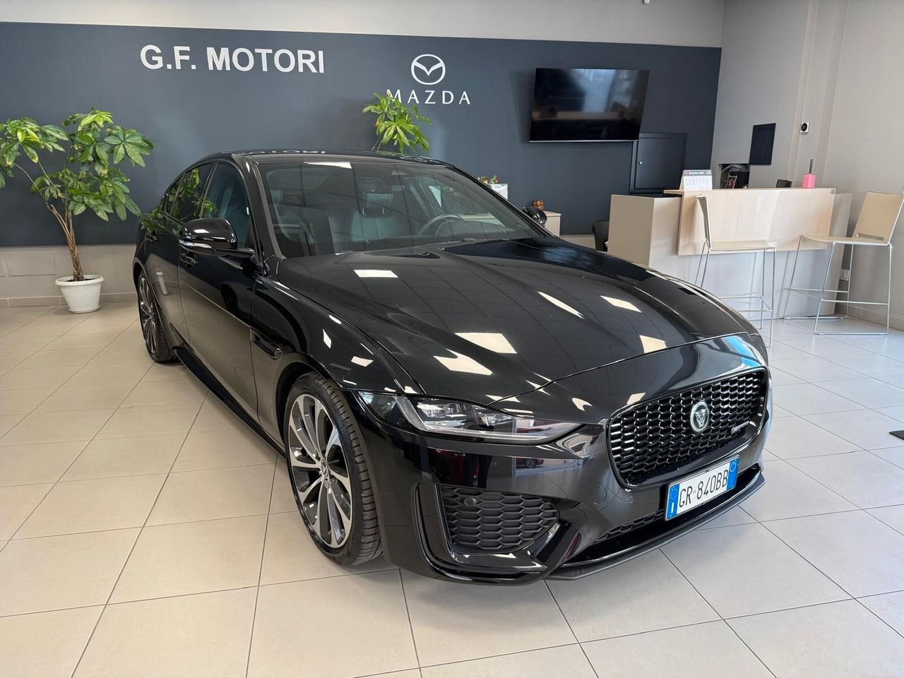 Jaguar XE 2.0 D 204 CV aut. R-Dynamic SE