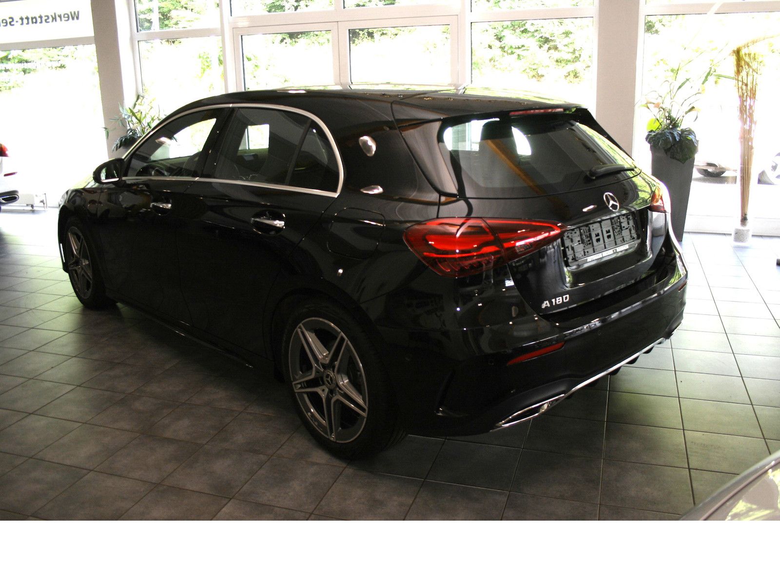 Fahrzeugabbildung Mercedes-Benz A 180 AMG Advanced Plus *MBUX*Ambiente.*Winterpa