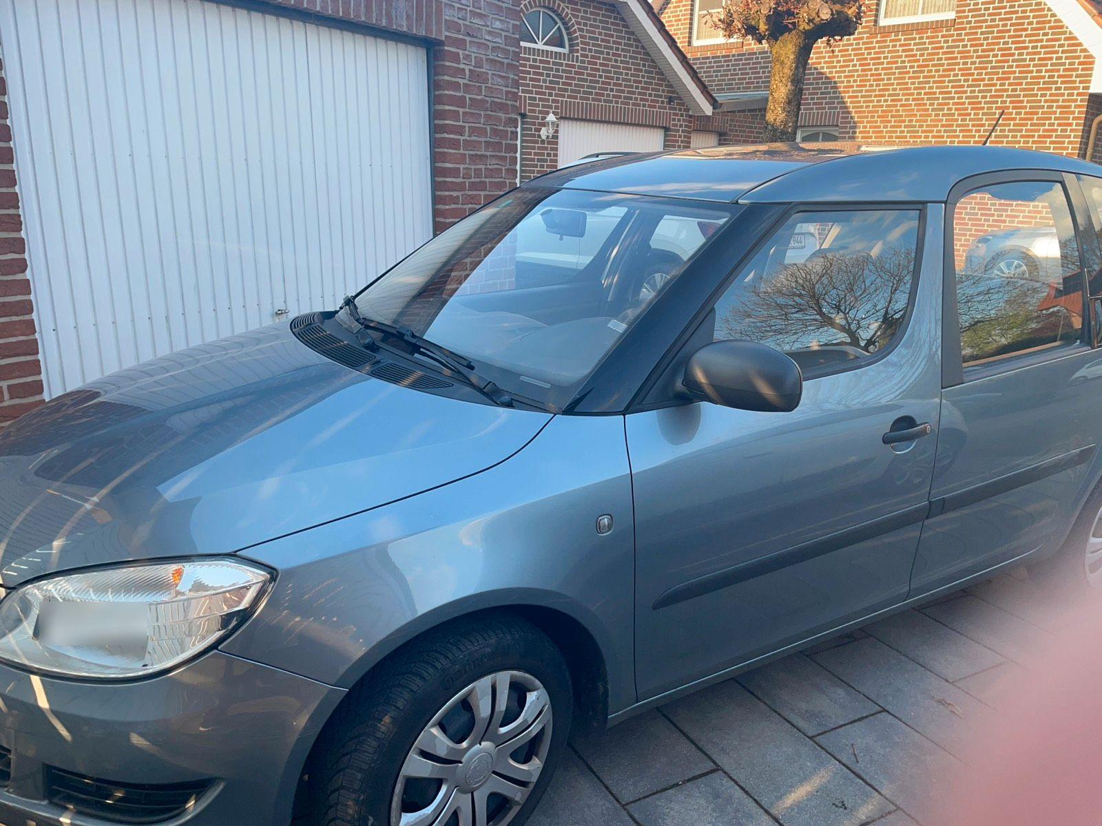 Skoda Roomster 2013 — rear view