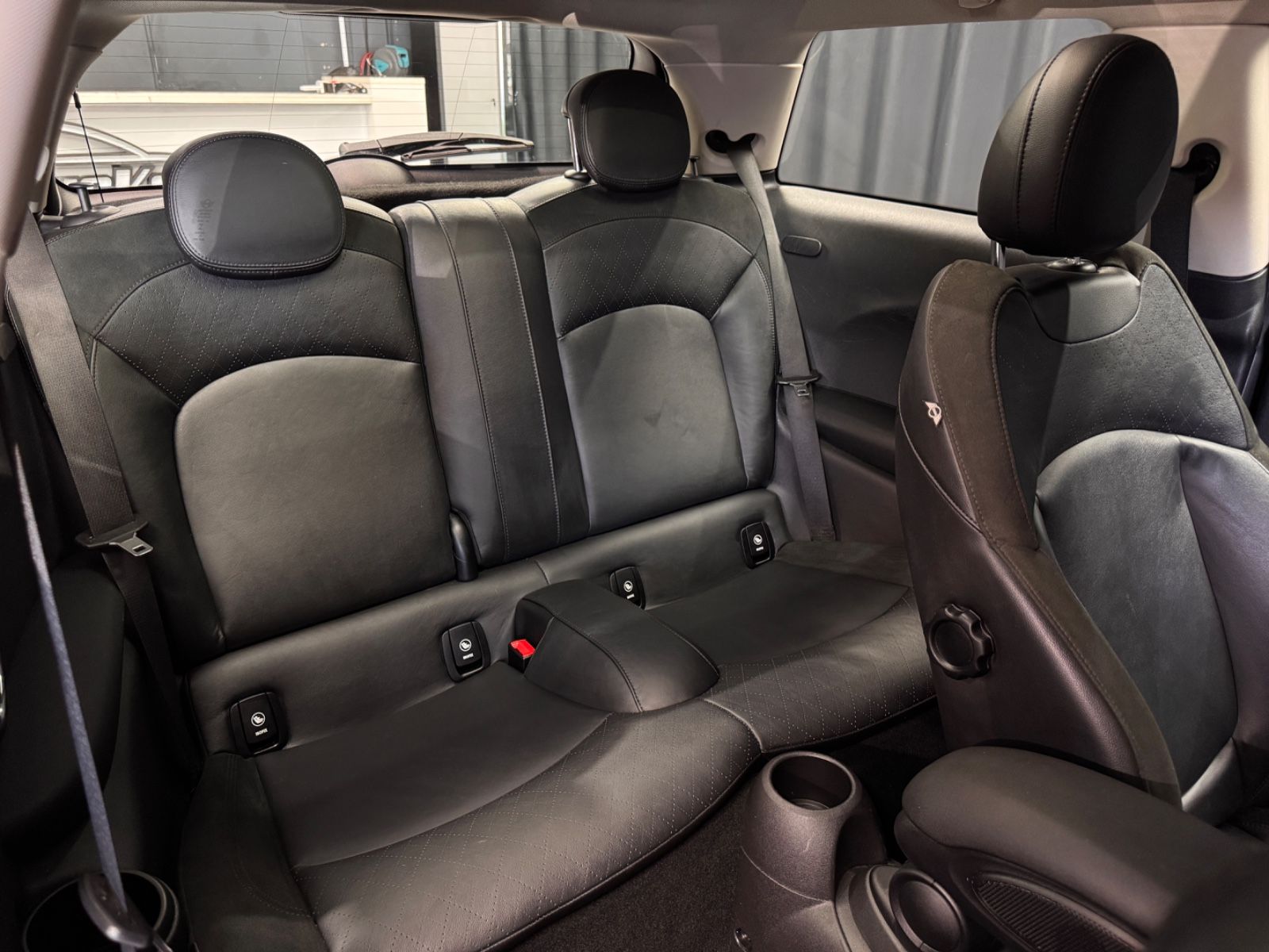 Fahrzeugabbildung MINI MINI COOPER S|CHILI|PANORAMA|NAVI|PDC|