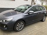 Hyundai i30 1.4 T-GDi Style DCT Style - Hyundai i30: Style