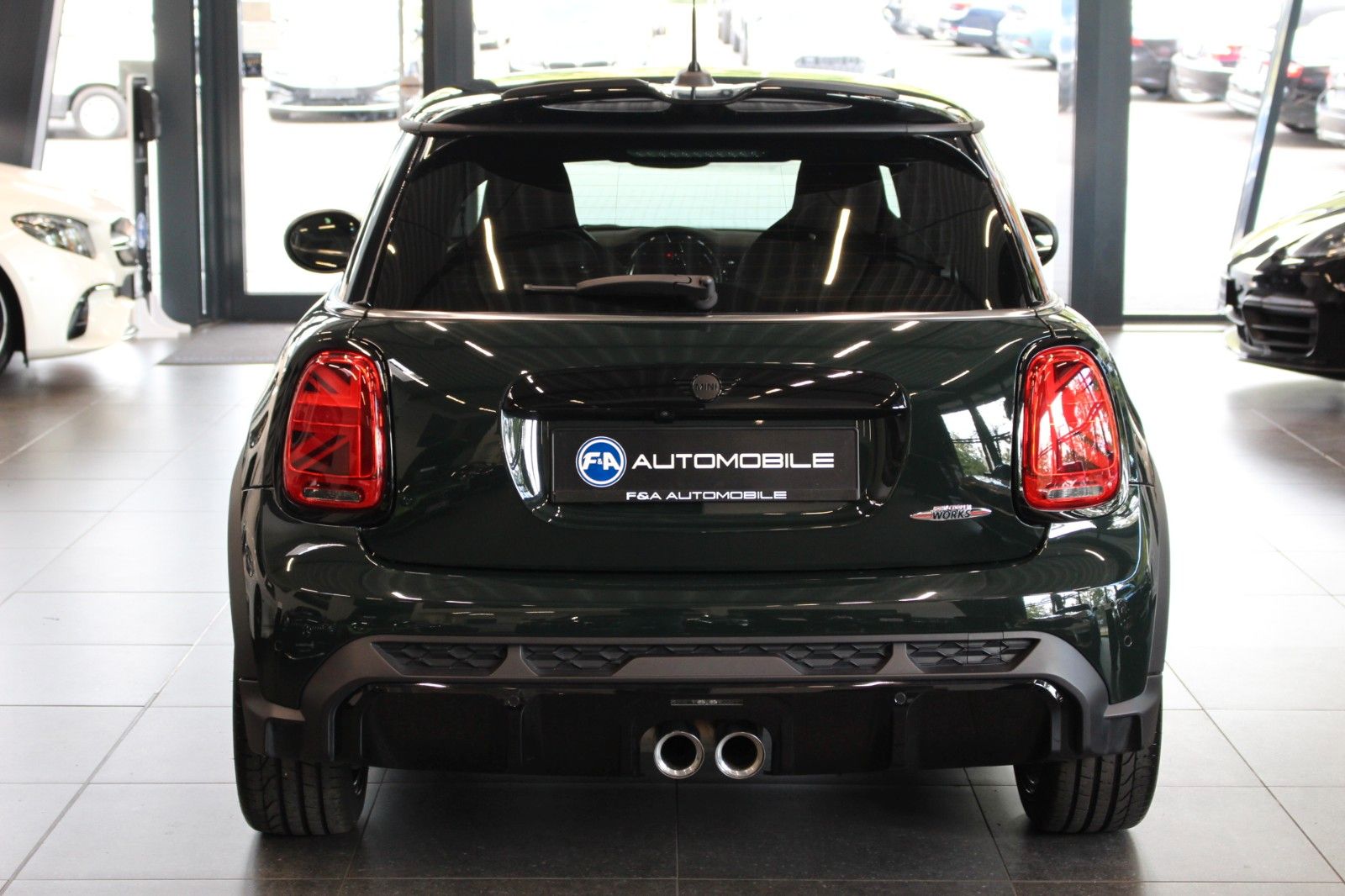 Fahrzeugabbildung MINI John Cooper Works Trim R.Kamera+Navi+AppleCar