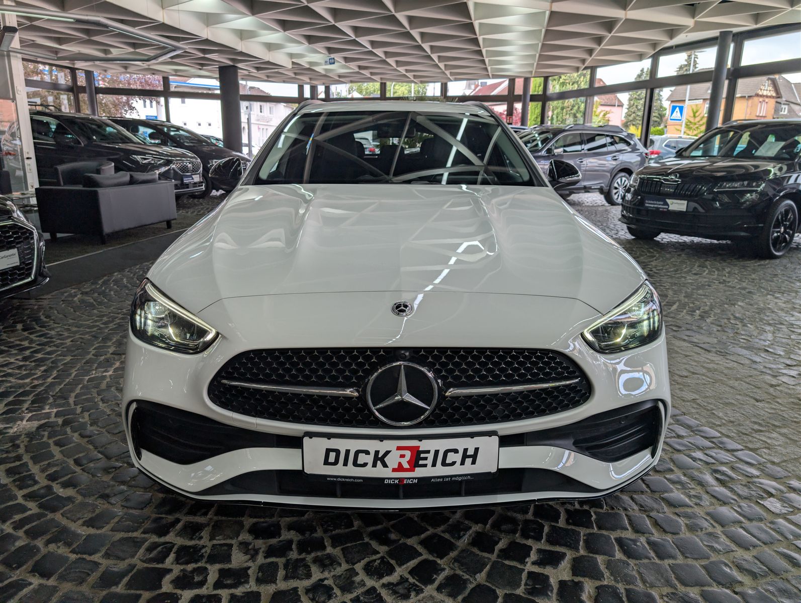 Fahrzeugabbildung Mercedes-Benz C 200 d T 2xAMG NIGHT AHK ACC SOUND MBUX+ LEDER