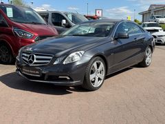 MERCEDES-BENZ E 200 CGI Coupe*Bi-Xenon*Comand*Leder*Memory