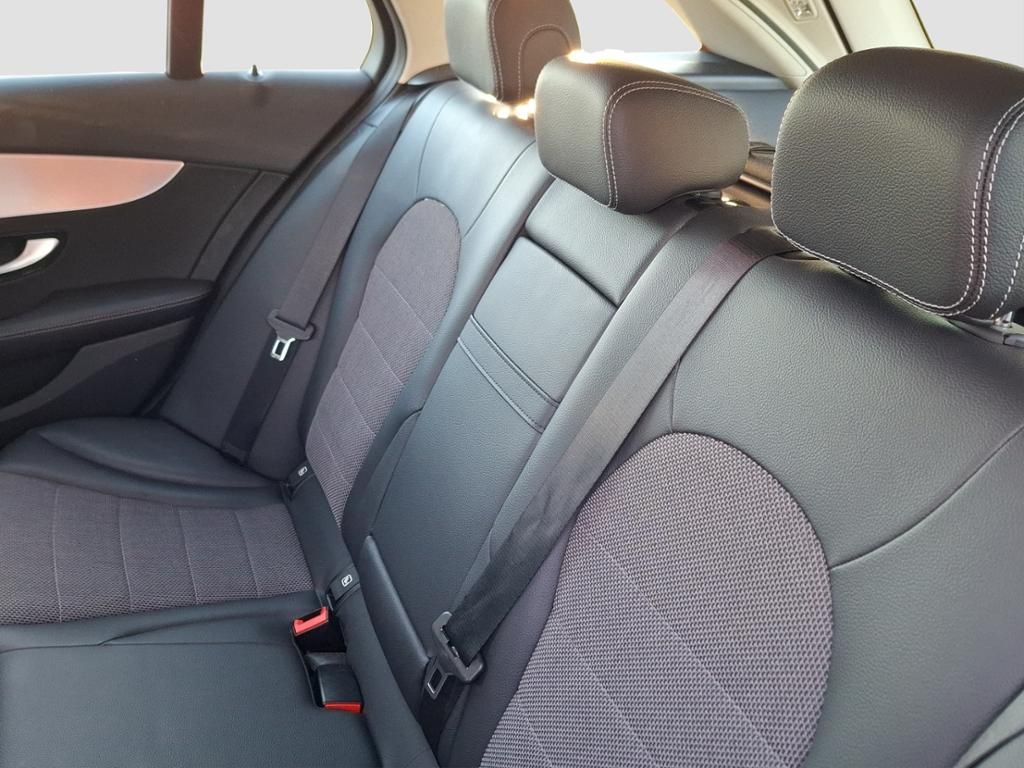 Fahrzeugabbildung Mercedes-Benz C 220 d T-Modell Navi*LED*KeyLess*PakAss*PDC*RFK