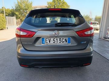 Nissan Qashqai - 2