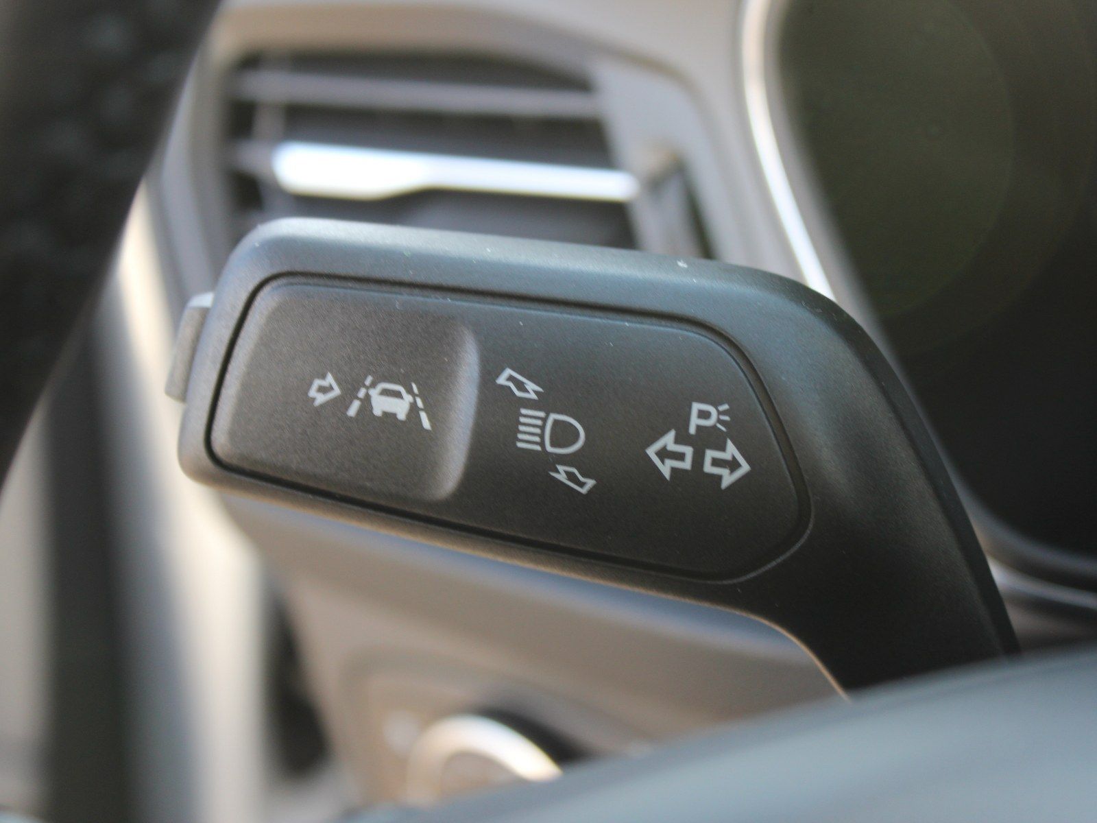 Fahrzeugabbildung Ford Focus Titanium X 1,0 EcoBoost MildHybrid