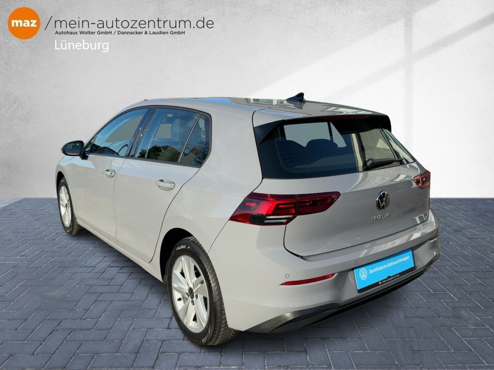 Fahrzeugabbildung Volkswagen Golf VIII 1.5 TSI Life Alu LED AHK Navi Sitzh. K