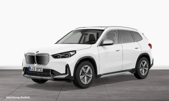 BMW iX1 xDrive30 AHK Driv.Assist+ LiveCockpitProf