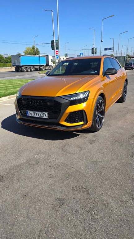 Audi RSQ8