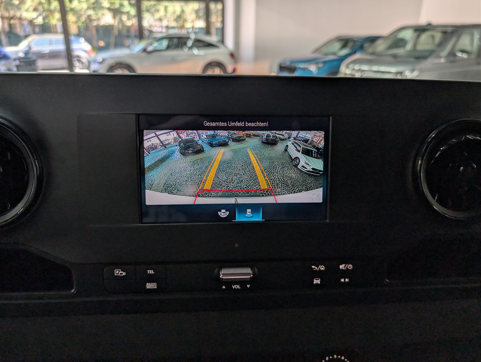 Fahrzeugabbildung Mercedes-Benz Sprinter III 311 2.0 CDI L2 MBUX KAM APP