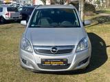 Opel Zafira 2.2 XENON/PDC/2.HAND/STEUERKETTE NEU - gebrauchte Opel Zafira aus dem Jahr 2011