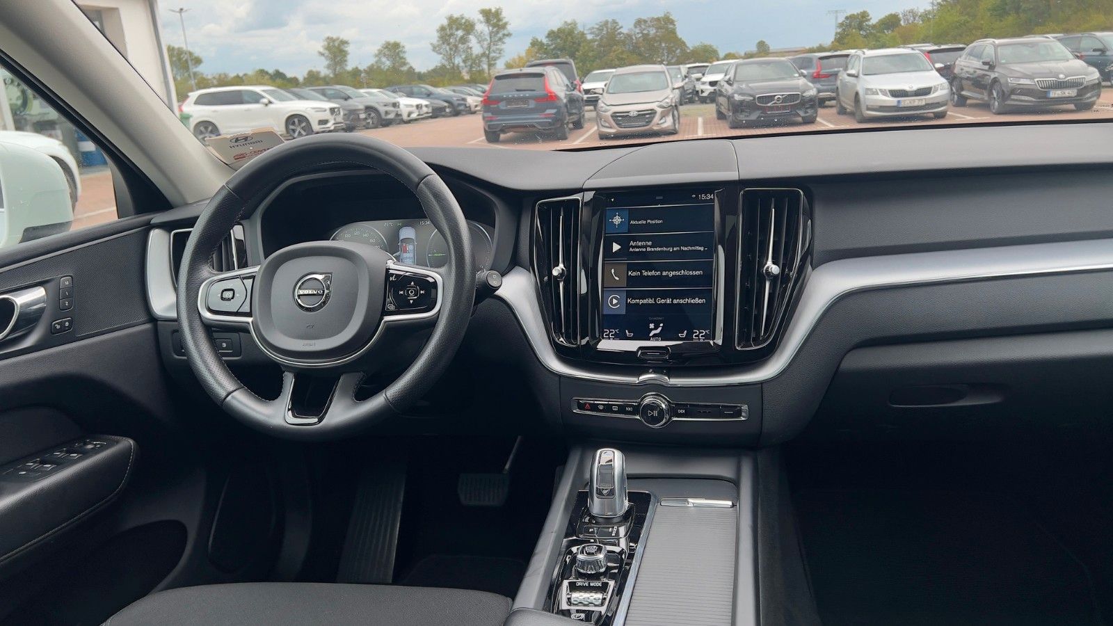 Fahrzeugabbildung Volvo XC60 T8 AWD *LUFT*STHZG*AHK*4x Sitzhzg*22Zoll*