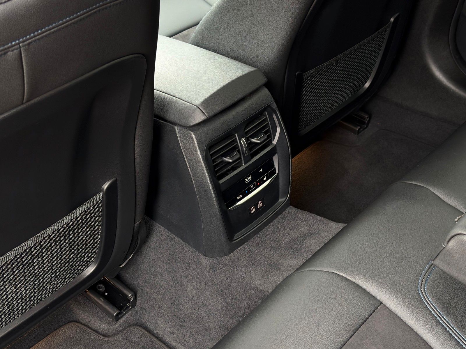 Fahrzeugabbildung BMW 320i Touring M Sport ACC CAM 3Z-Kl. SHZ Ambiente