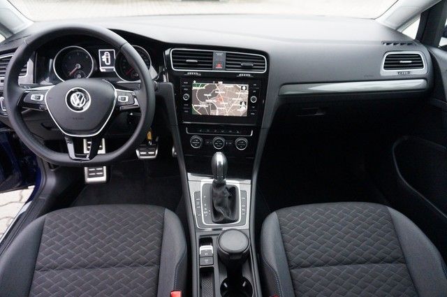 Fahrzeugabbildung Volkswagen Golf VII Variant TDI Join DSG Navi PDC SH LM