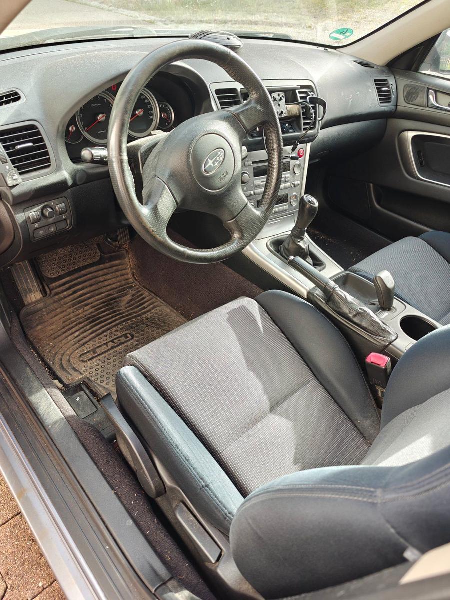 Subaru Legacy 2006 — engine 165 HP (121kW)